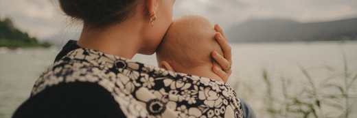 Cadeau de naissance original pour une maman : Offrir un parfum